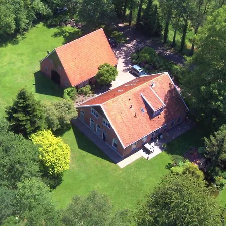 Vakantiewoning De Huusker בית נופש