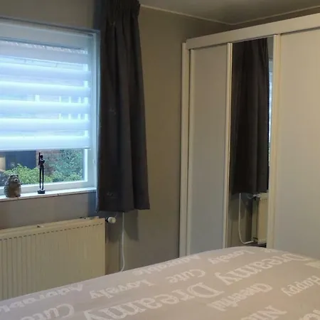 Vakantiewoning De Huusker בית נופש *