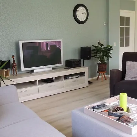 Vakantiewoning De Huusker בית נופש